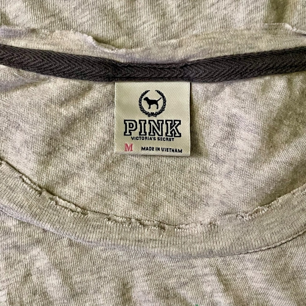 PINK Victoria's Secret Vintage Gray Relaxed Fit Short Sleeve T-Shirt Size Medium - Picture 6 of 9
